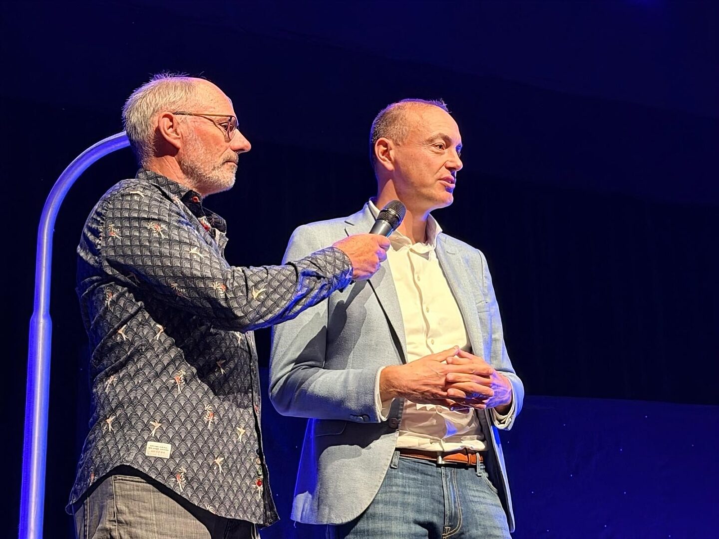 Jeroen westendorp op spreek op opening afvalfeest