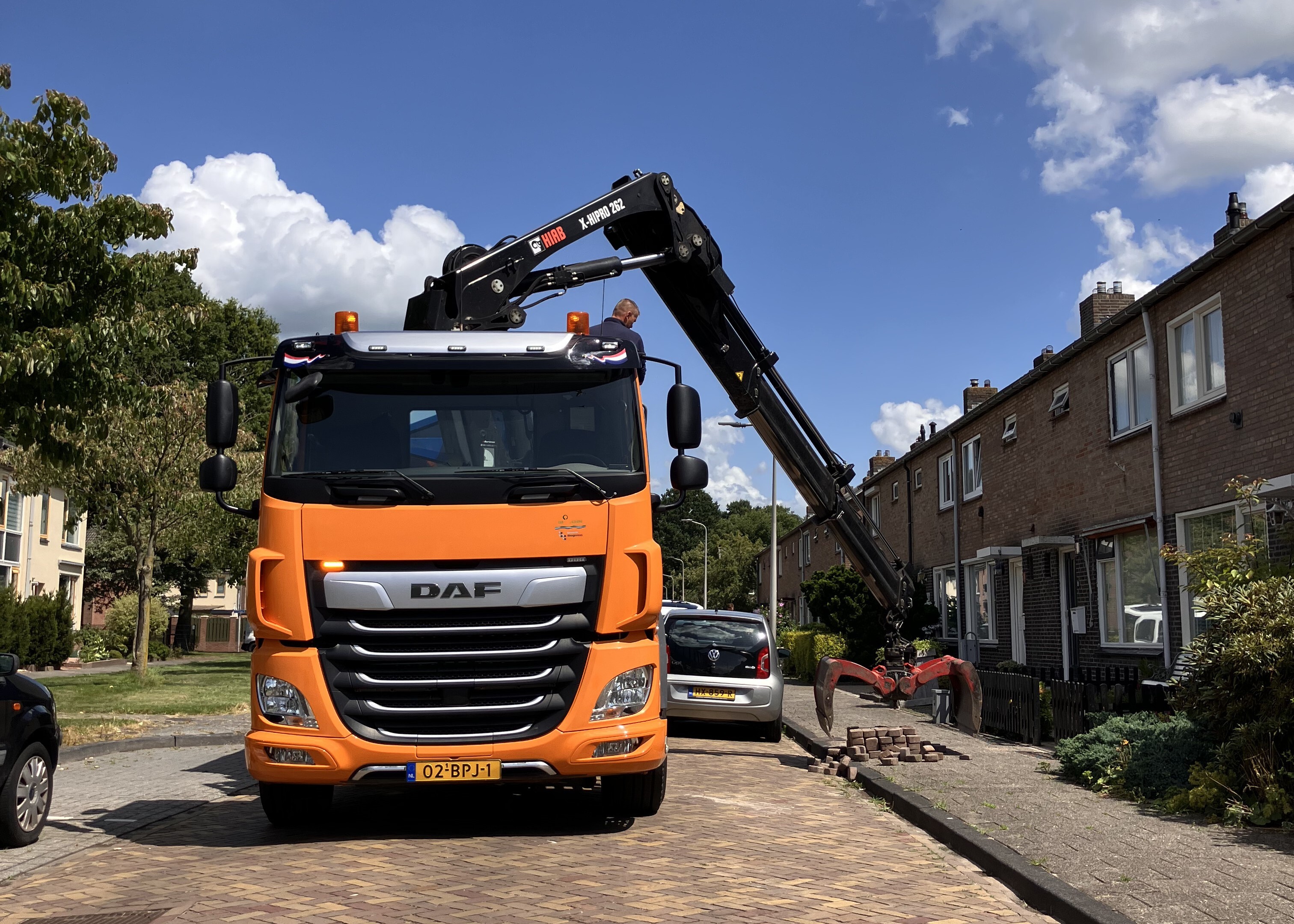 Tegeltaxi haalt tegels op in Hoogeveen